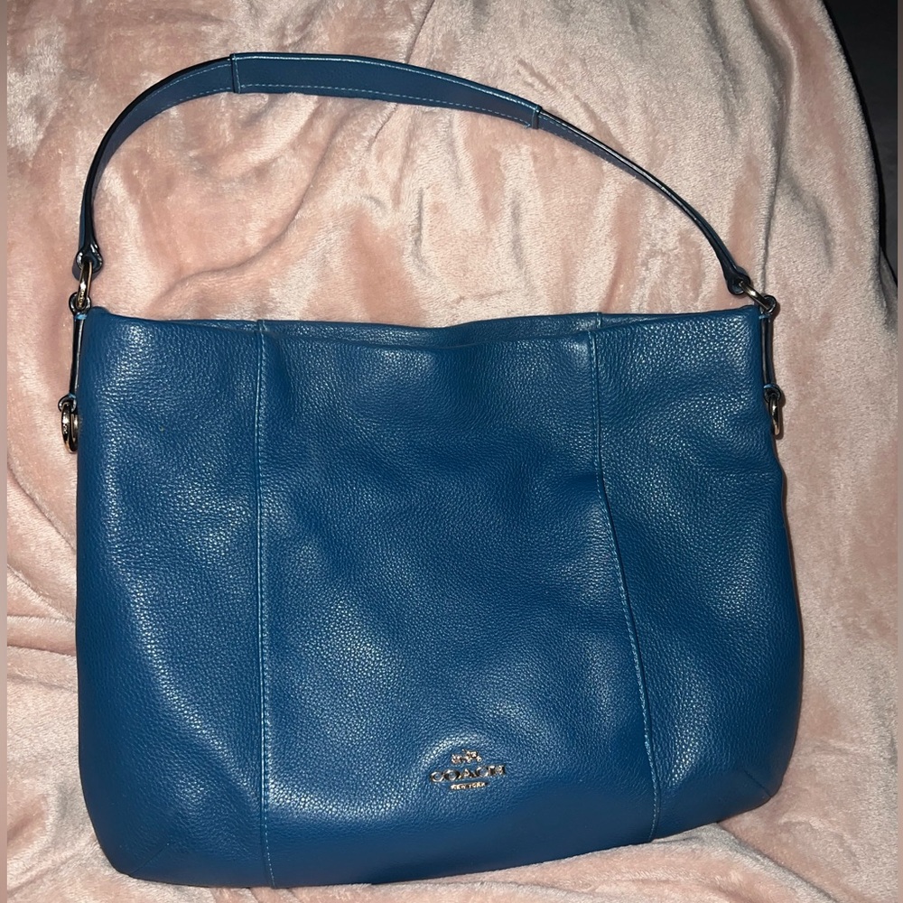 Coach blue leather shoulder bag in excellent condition!